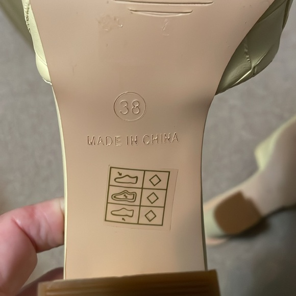 RAID | Albie | Woven | Slip-On | Block Heel |Sandals | Pastel Yellow | Size 38 - Picture 8 of 11